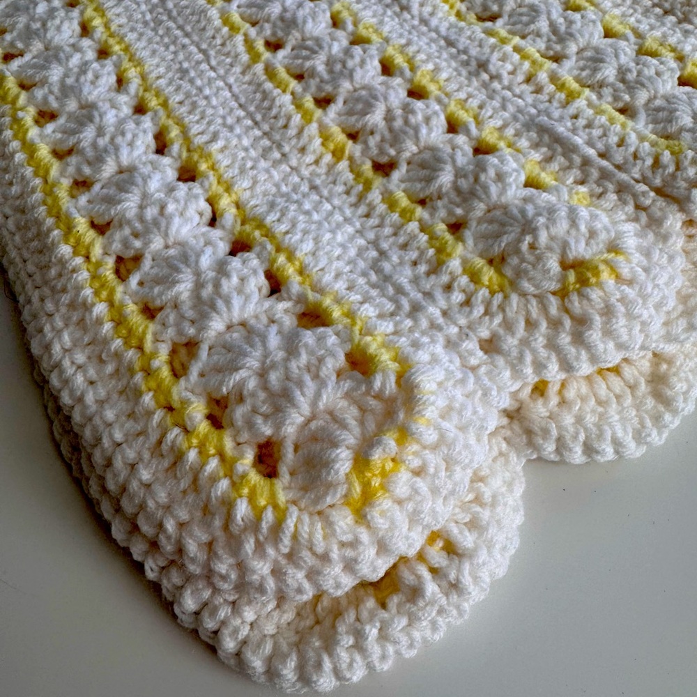 Crochet infant blanket 25x32”